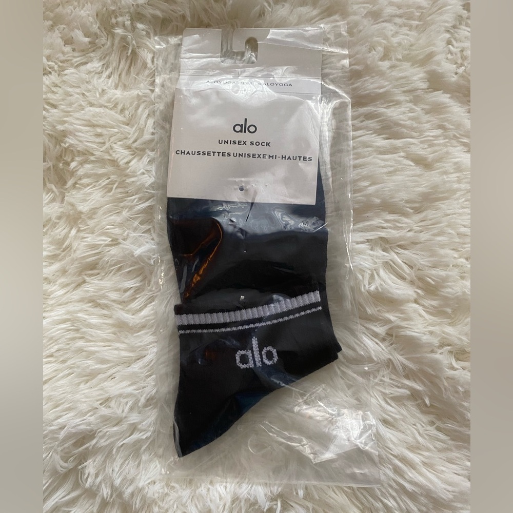 ALO Yoga Black And White Half-Crew
Socks Unisex